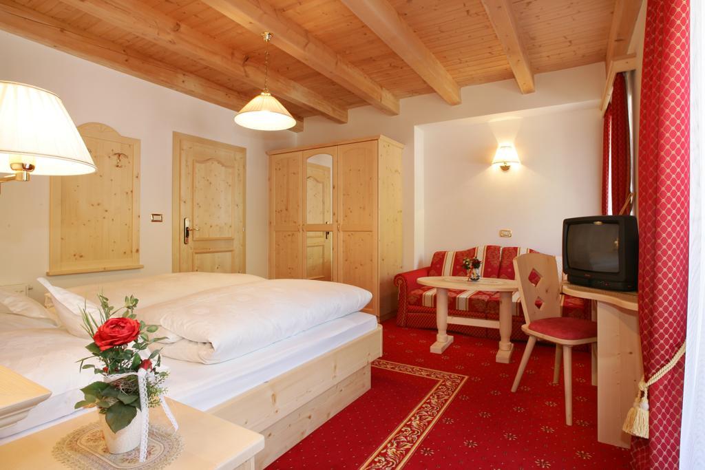Garni B&B Schenk Selva di Val Gardena Quarto foto
